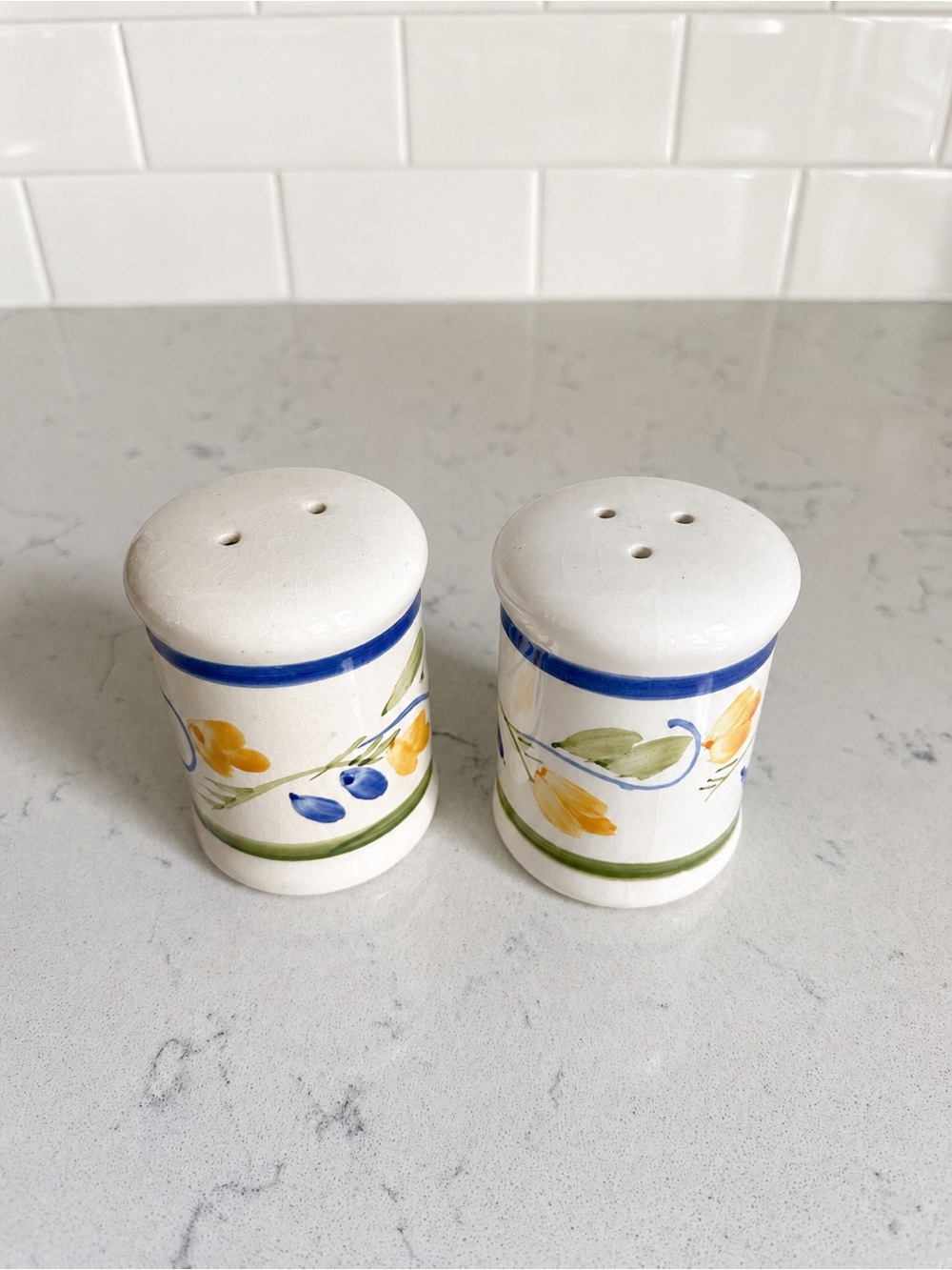 Vintage 1990s Hand-Painted Ceramic Salt and Pepper Shakers - Blue and Yellow - Picture 4 of 5